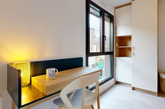 Chambres dans une grande maison