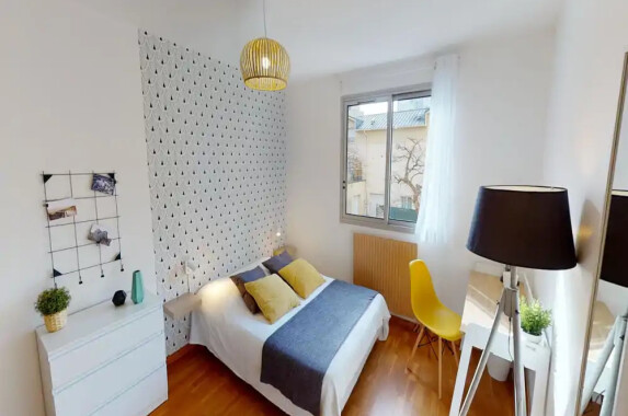 112 Vallier - #3 - Chambre