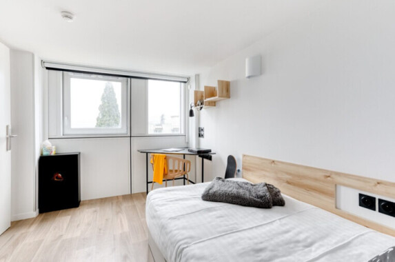 Chambre privée dans T5 M - Entre 14 m² à 17 m²
